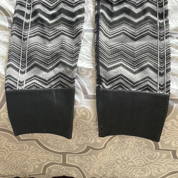 🪨 Lululemon Leggings 🪨 - Picture 4 of 11